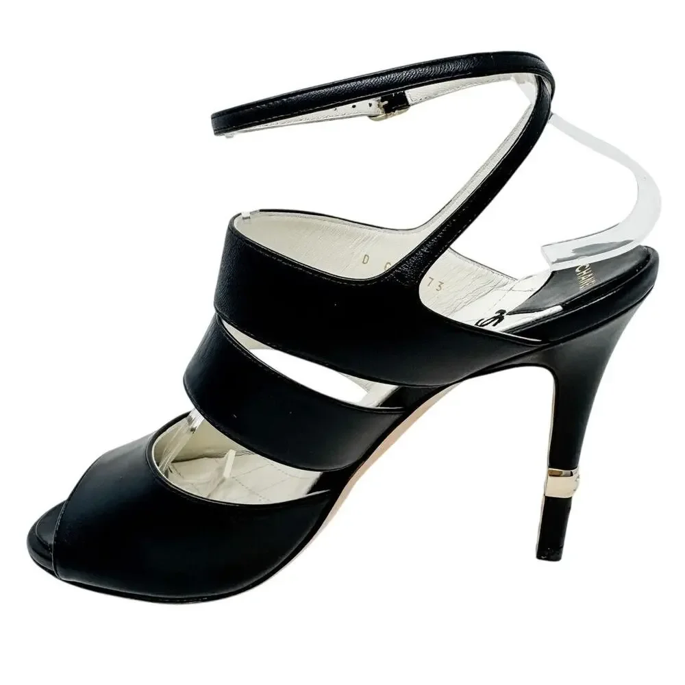 Chanel Cruise 2019 CC Logo Caged Leather Ankle Strap Heel Sandals size 38C US7